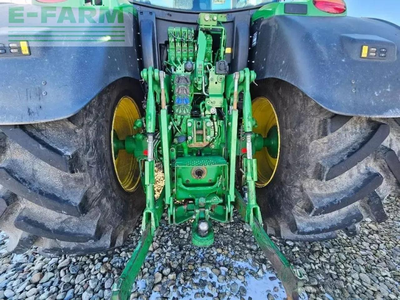 Farm tractor John Deere 6215 r: picture 7