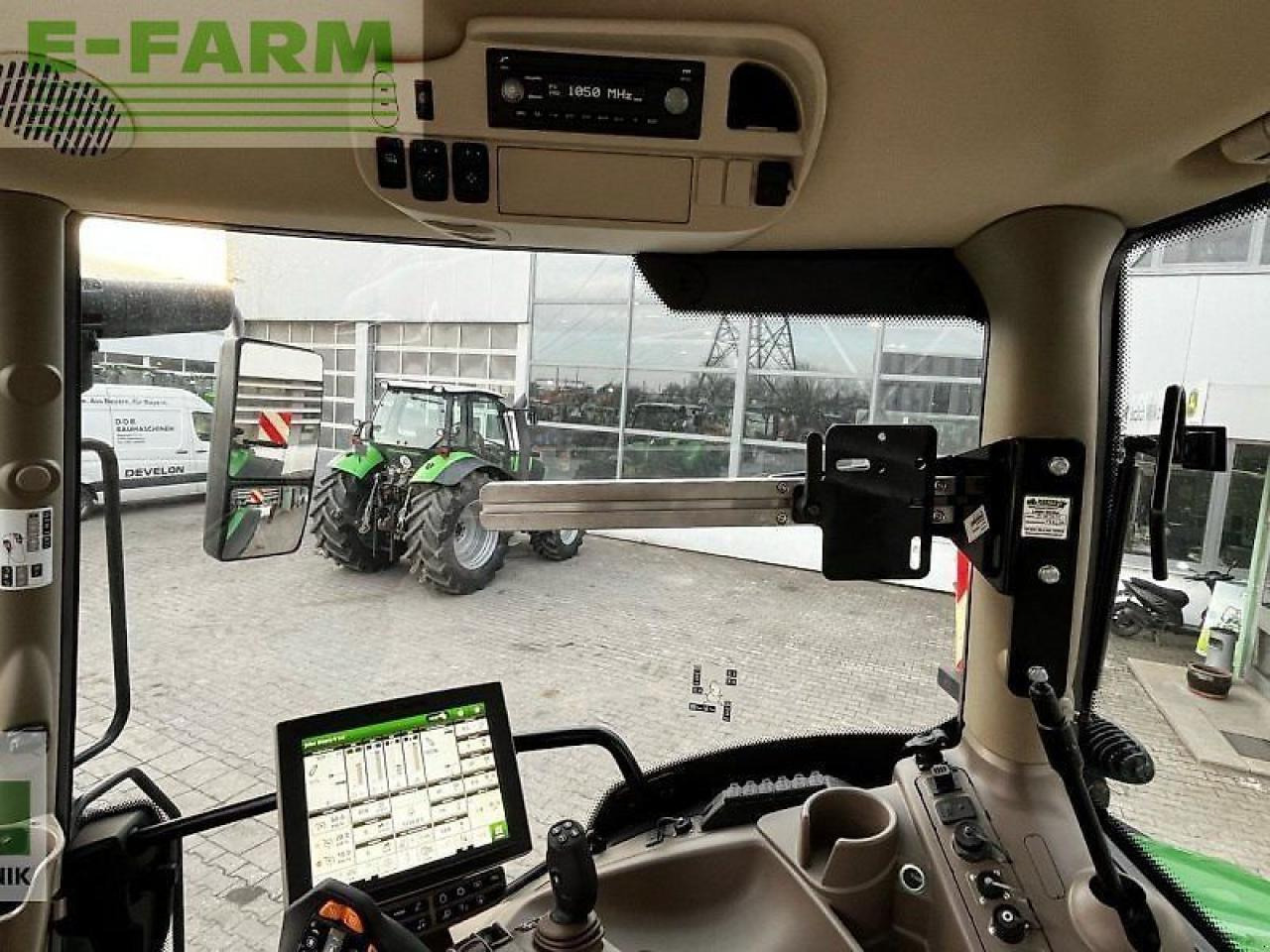 Farm tractor John Deere 6250r: picture 15