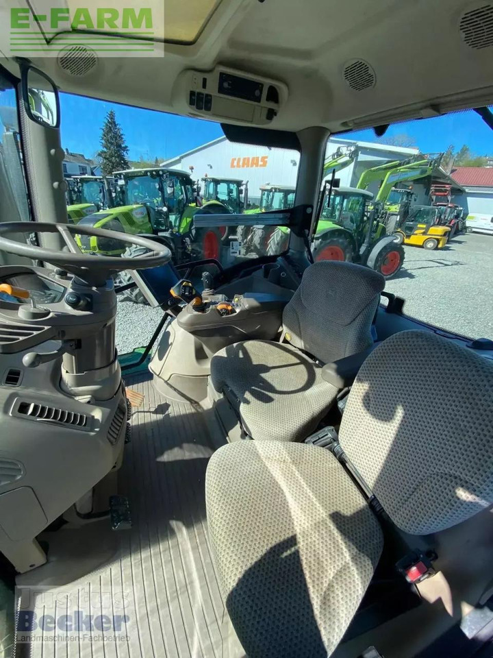 Farm tractor John Deere 6250r: picture 10