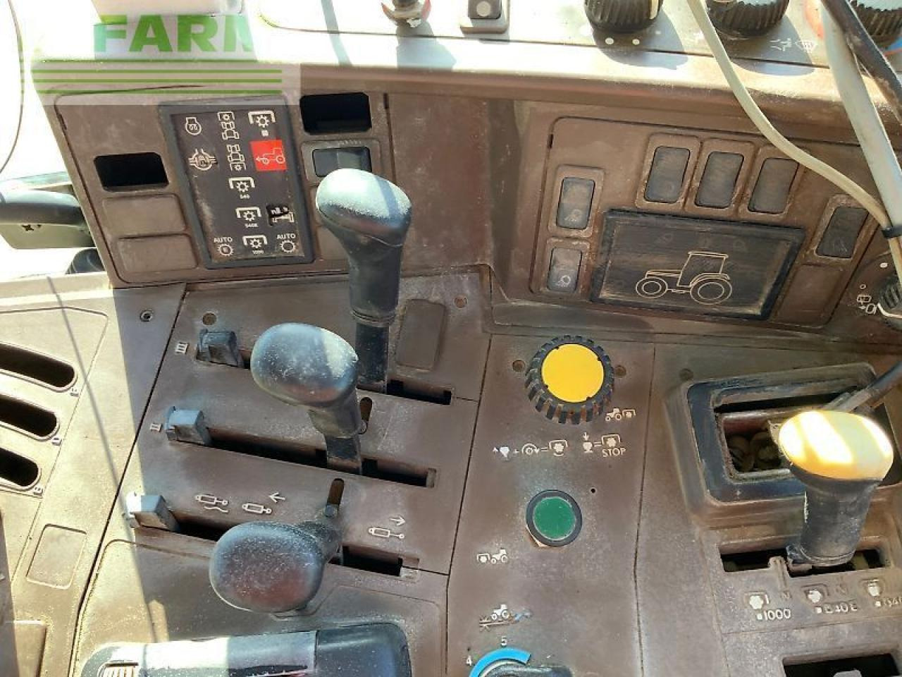 Farm tractor John Deere 6810 tractor (st23891): picture 22 Farm tractor John Deere 6810 tractor (st23891): picture 22