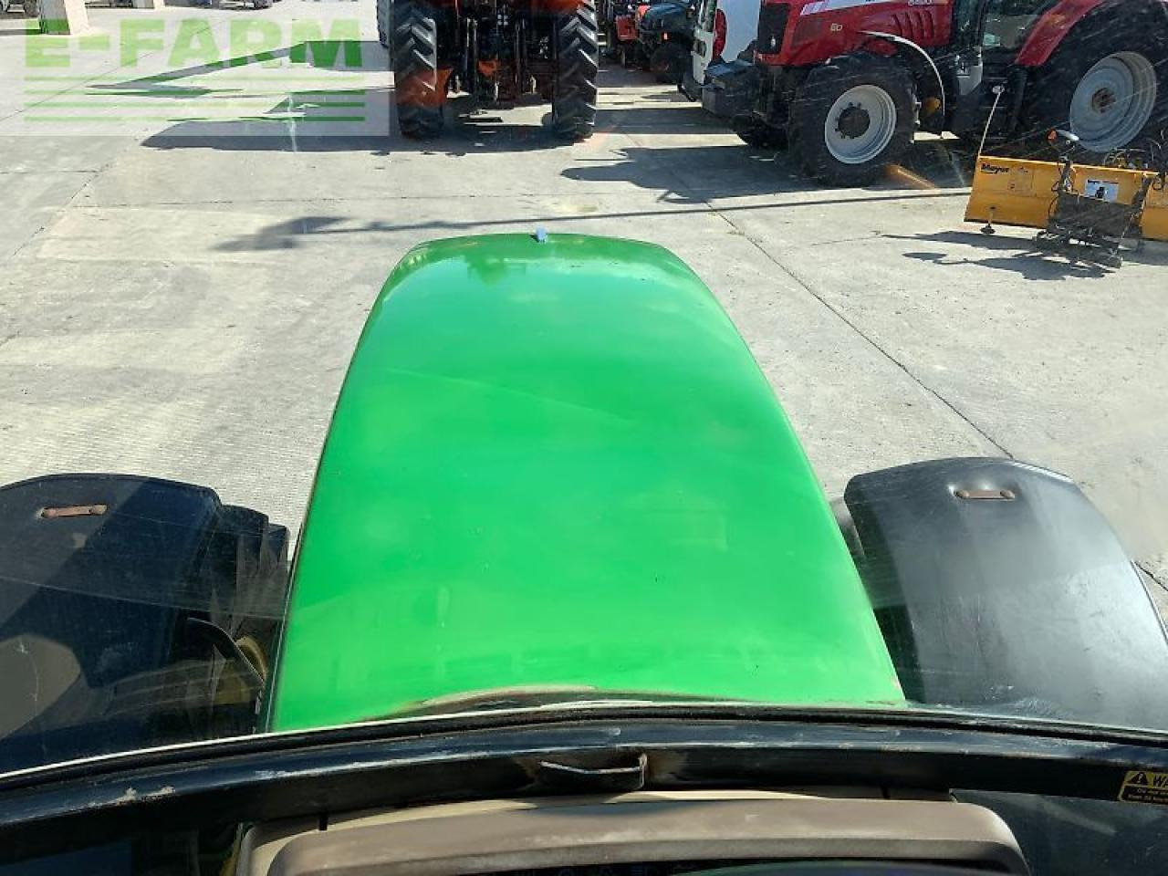 Farm tractor John Deere 6810 tractor (st23891): picture 21 Farm tractor John Deere 6810 tractor (st23891): picture 21