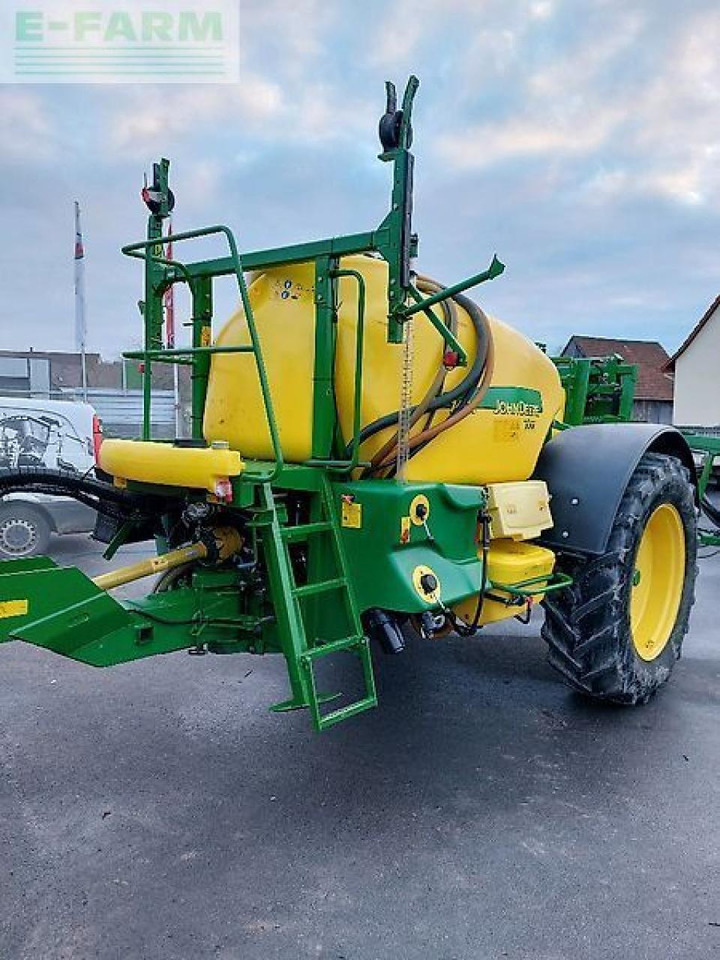 Trailed sprayer John Deere 740i: picture 18
