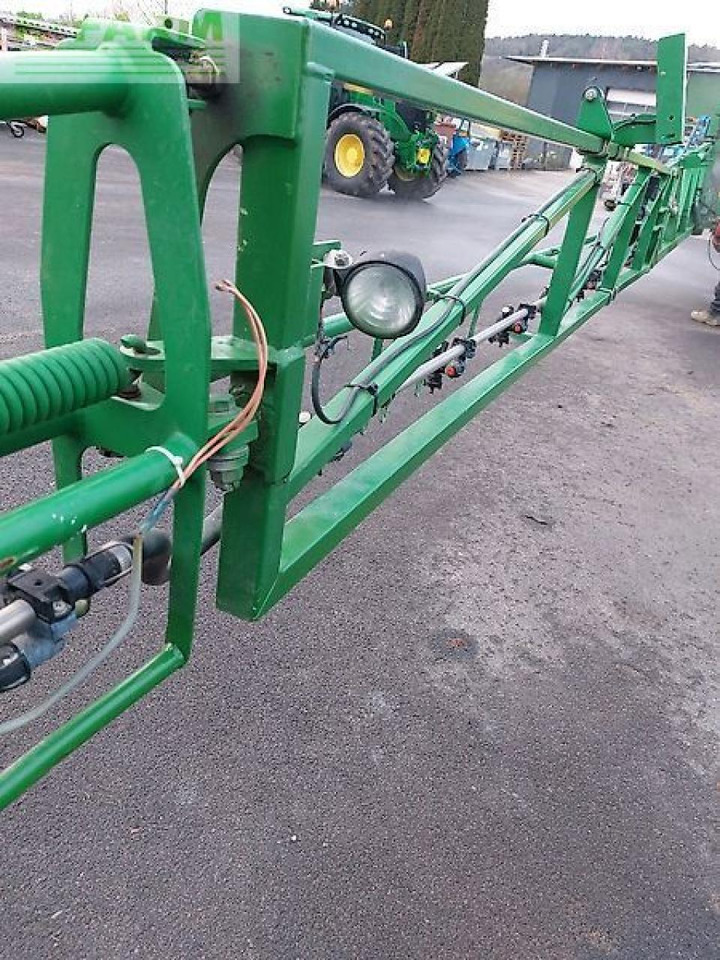 Trailed sprayer John Deere 740i: picture 23