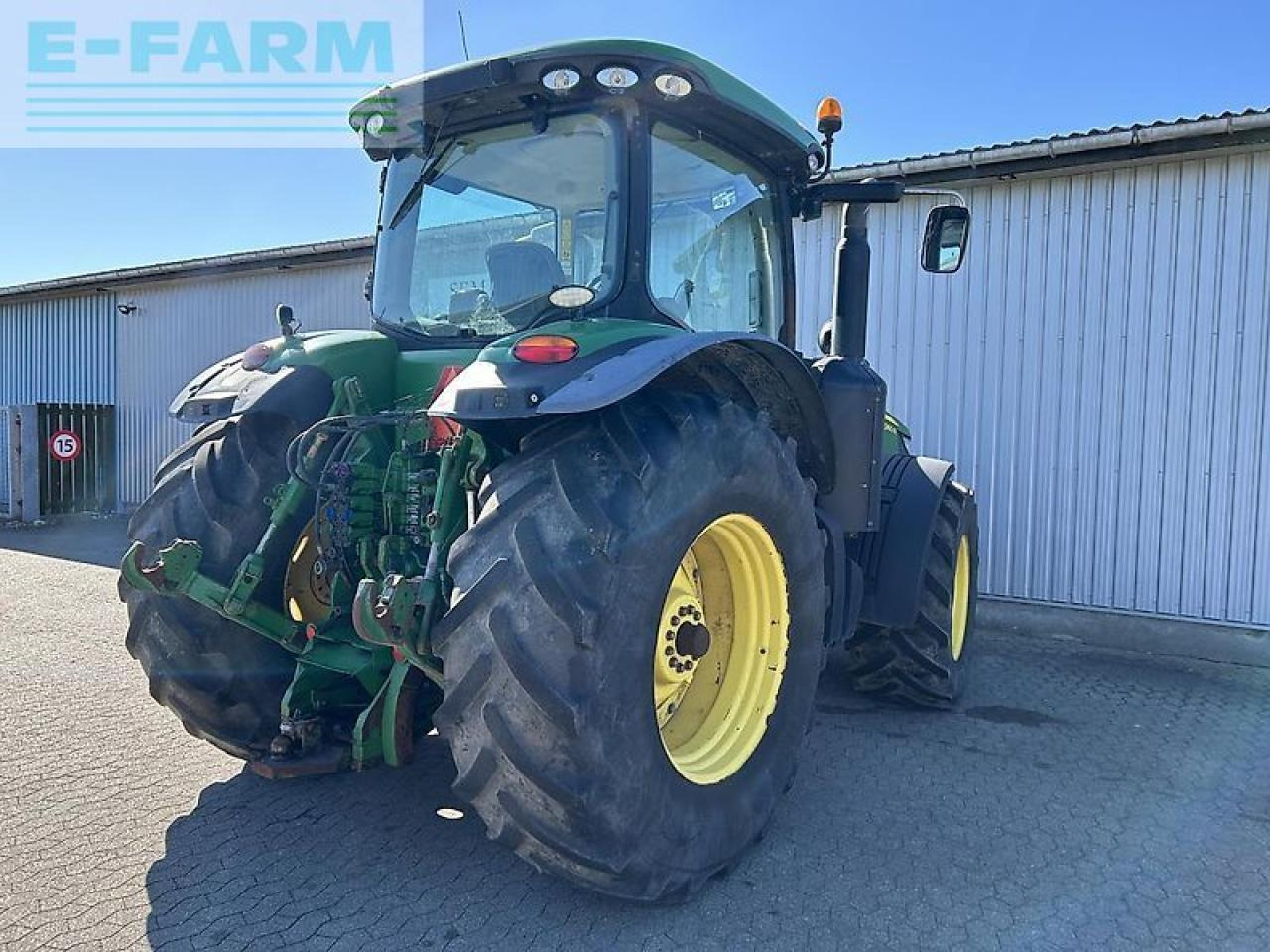 Farm tractor John Deere 8360r: picture 13