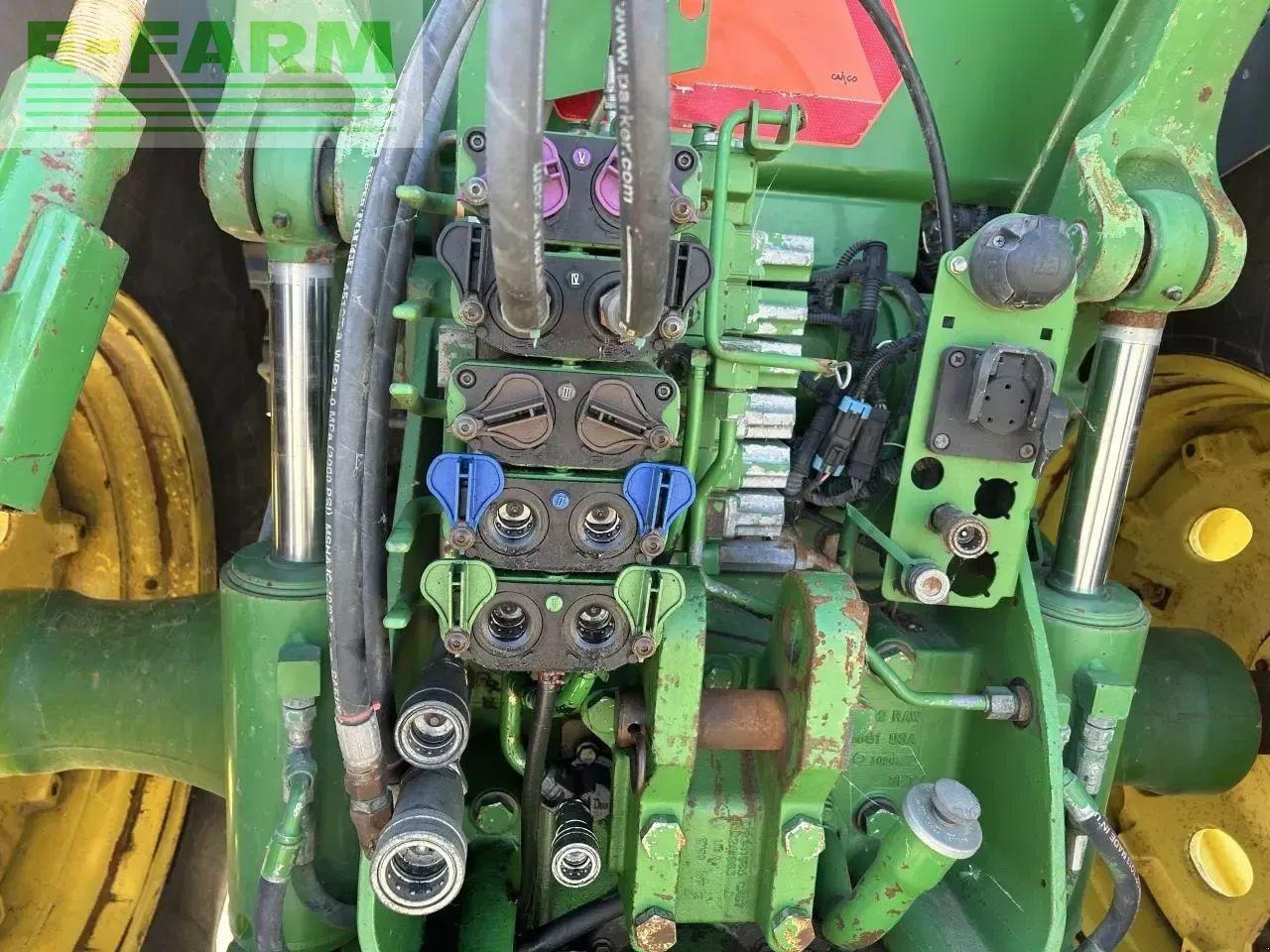 Farm tractor John Deere 8360r: picture 7