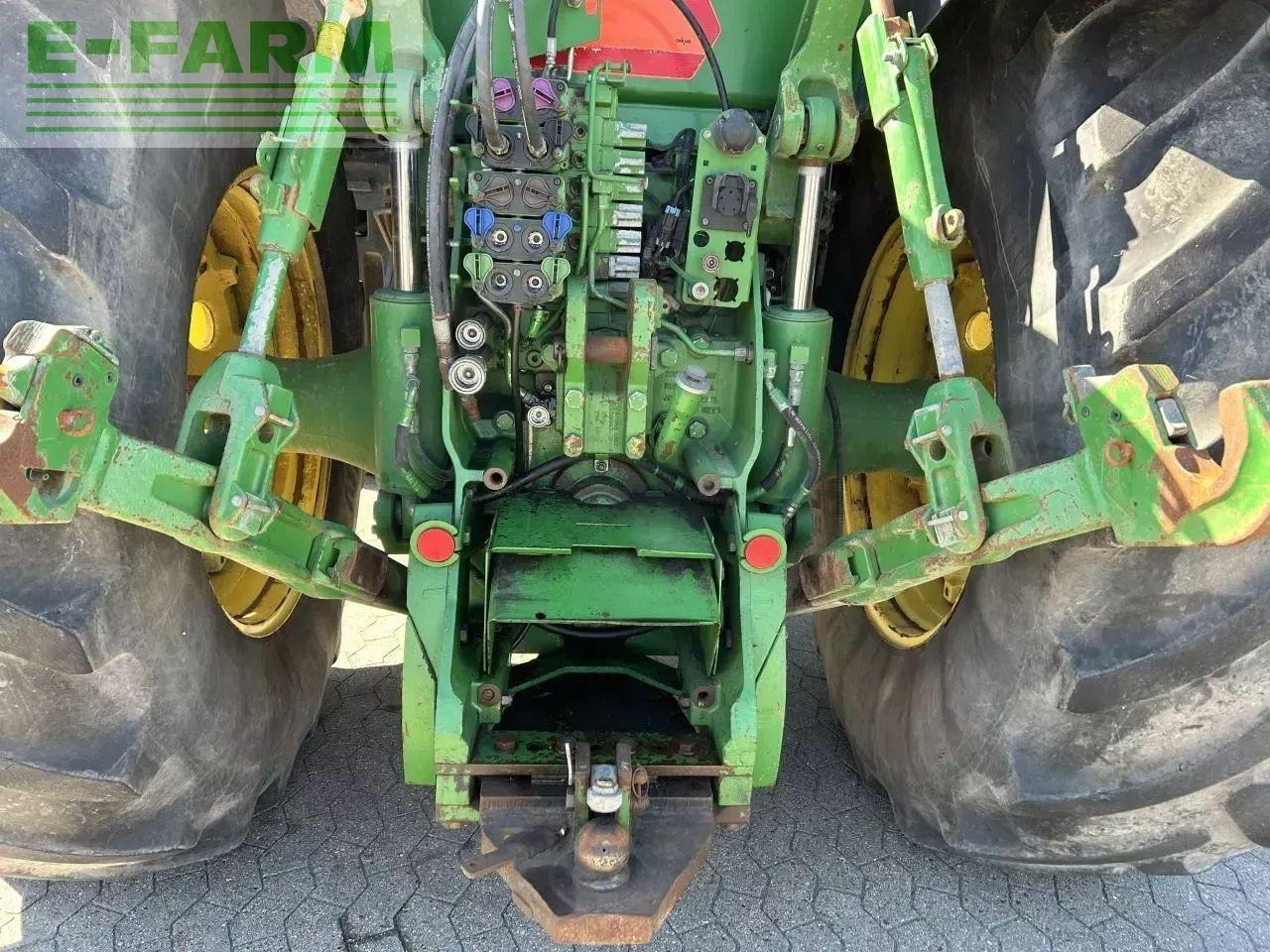 Farm tractor John Deere 8360r: picture 6