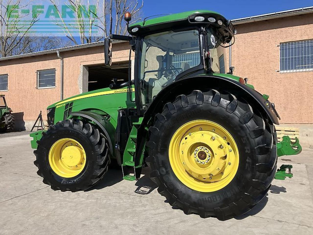 Farm tractor John Deere 8400r: picture 20