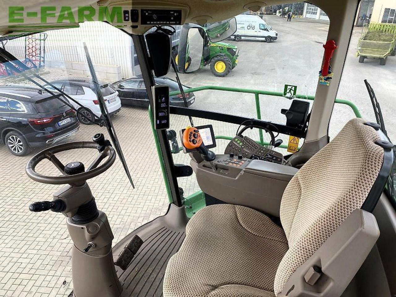 Forage harvester John Deere 8500: picture 12