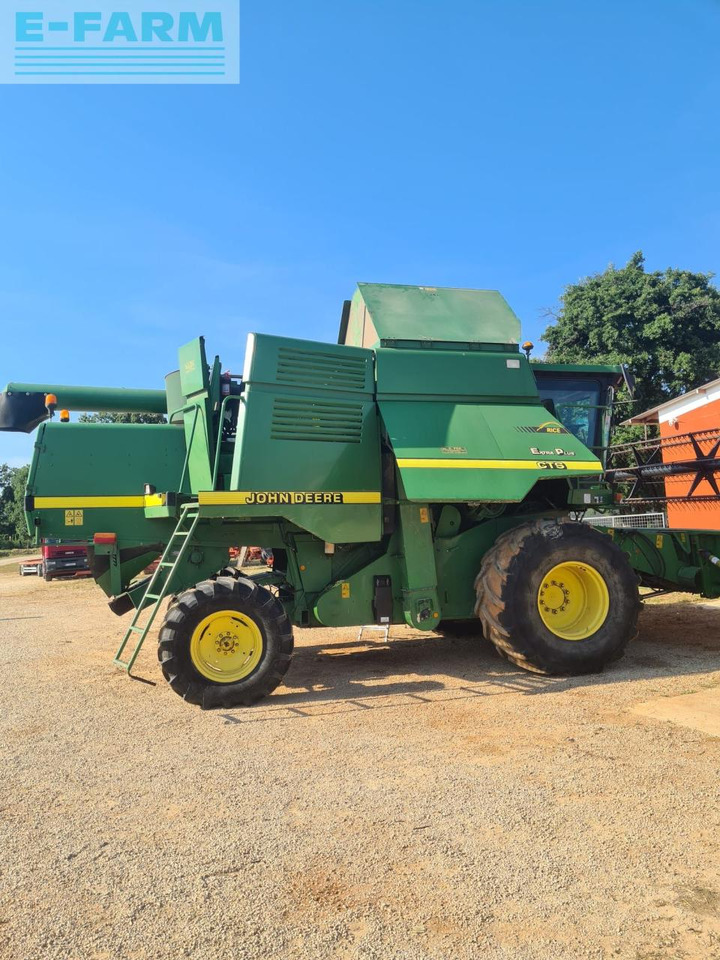 John Deere CTS - Combine harvester: picture 1 John Deere CTS - Combine harvester: picture 1
