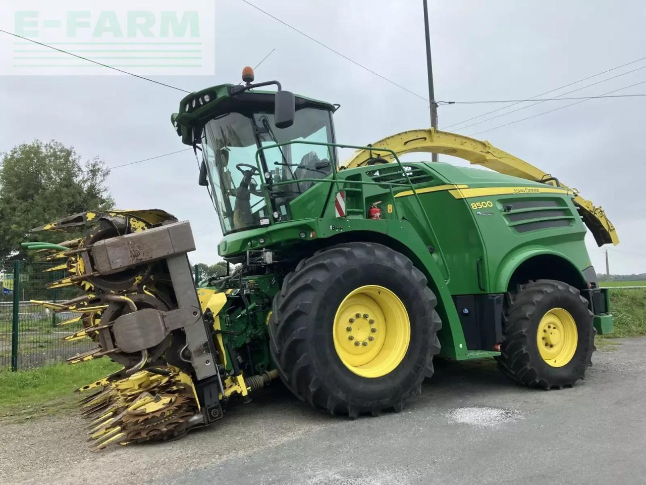 John Deere ensileuse jd 8500 4rm - Forage harvester: picture 1 John Deere ensileuse jd 8500 4rm - Forage harvester: picture 1