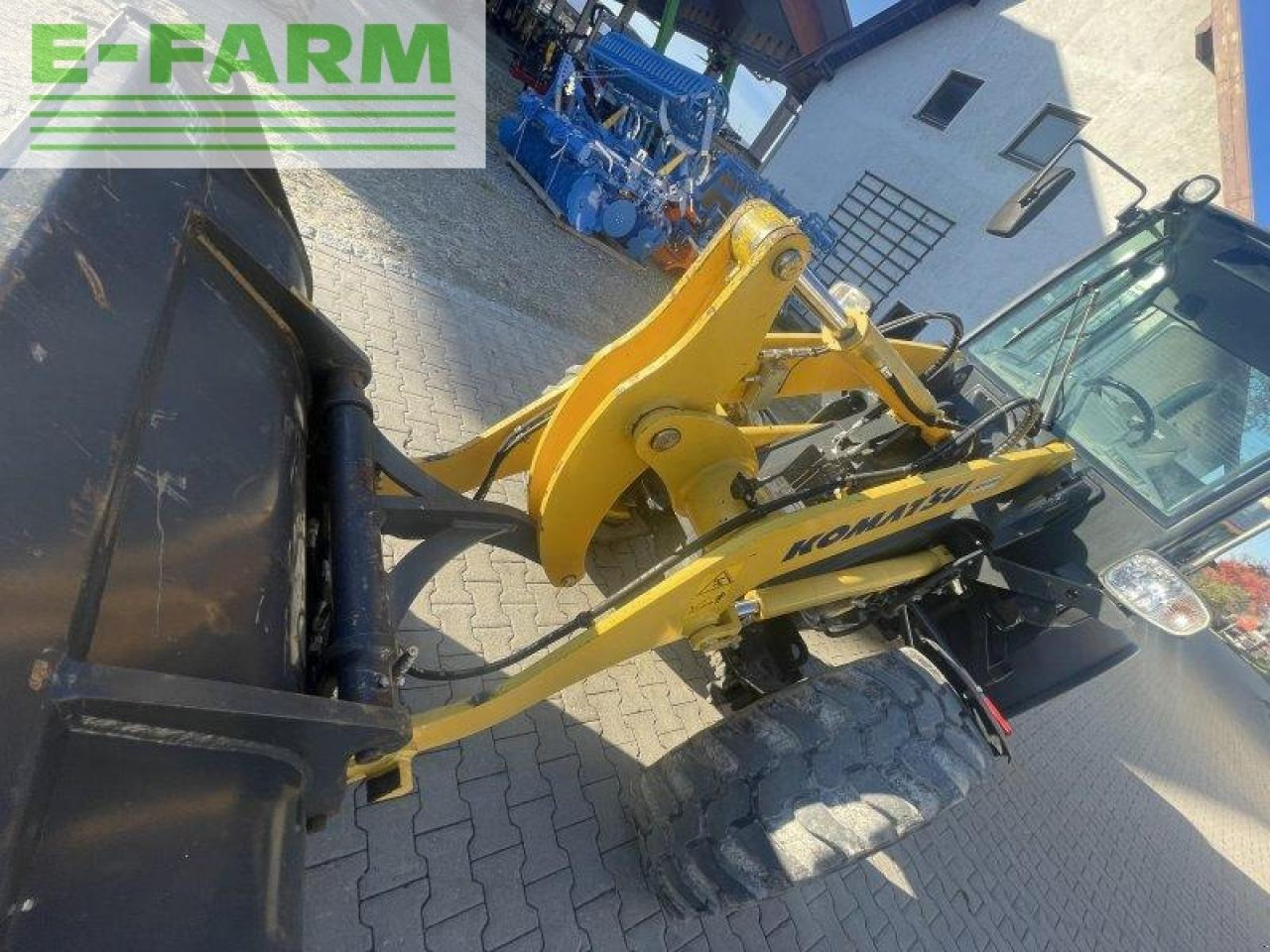 Mini excavator Komatsu wa 80m-7: picture 17