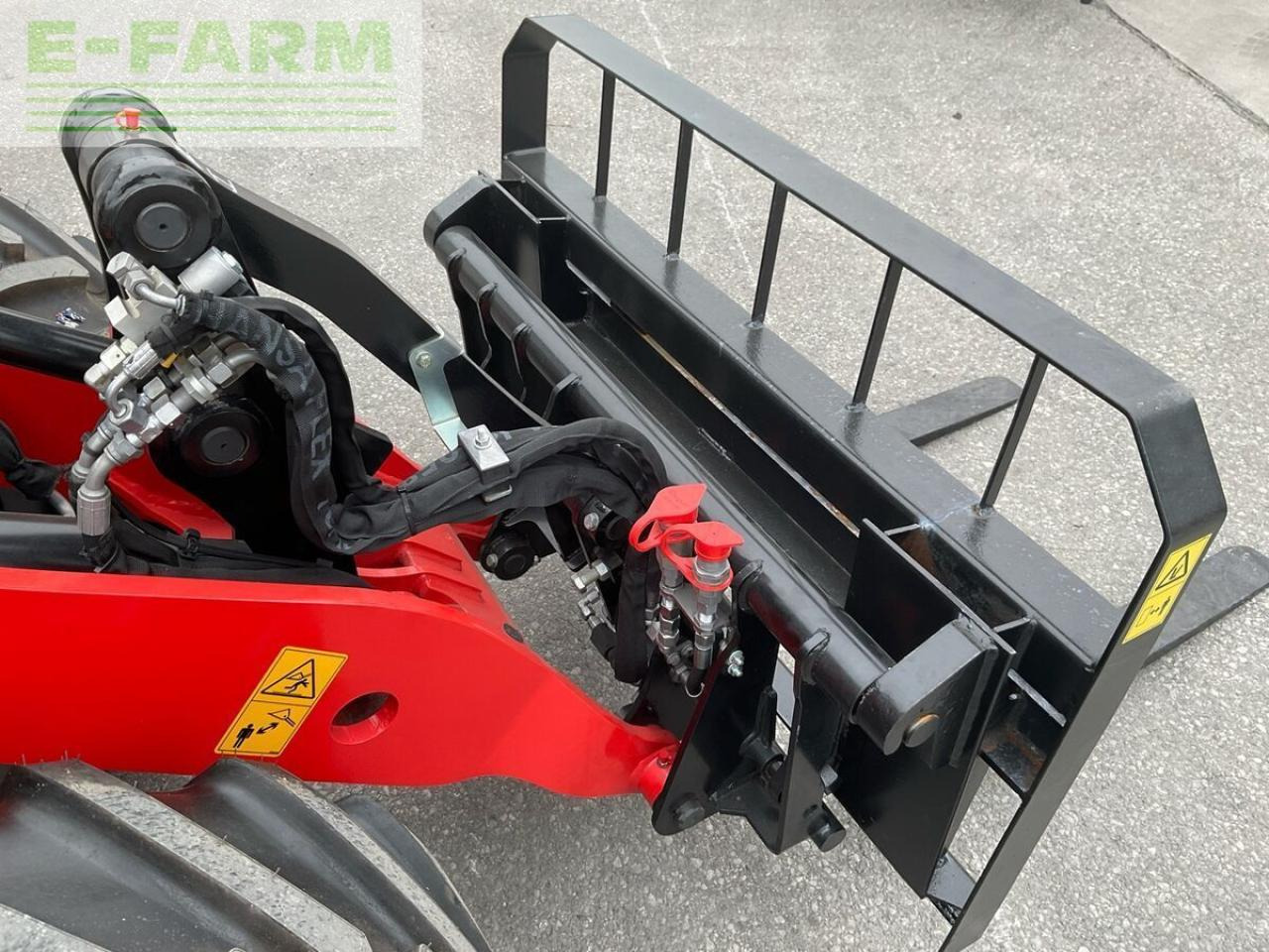 Compact loader Manitou mla 5-50 h: picture 13