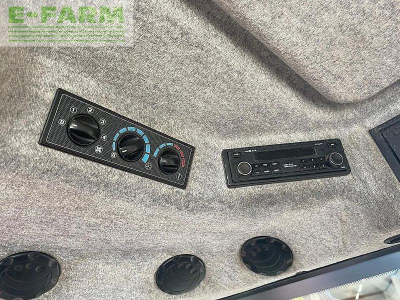 Farm tractor Massey Ferguson 6480: picture 15