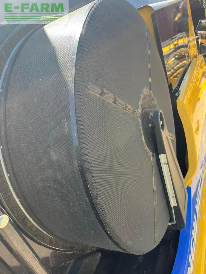 New Holland CX 8.80 - Combine harvester: picture 3 New Holland CX 8.80 - Combine harvester: picture 3