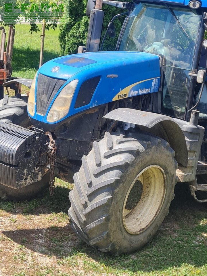 Farm tractor New Holland T7050: picture 6