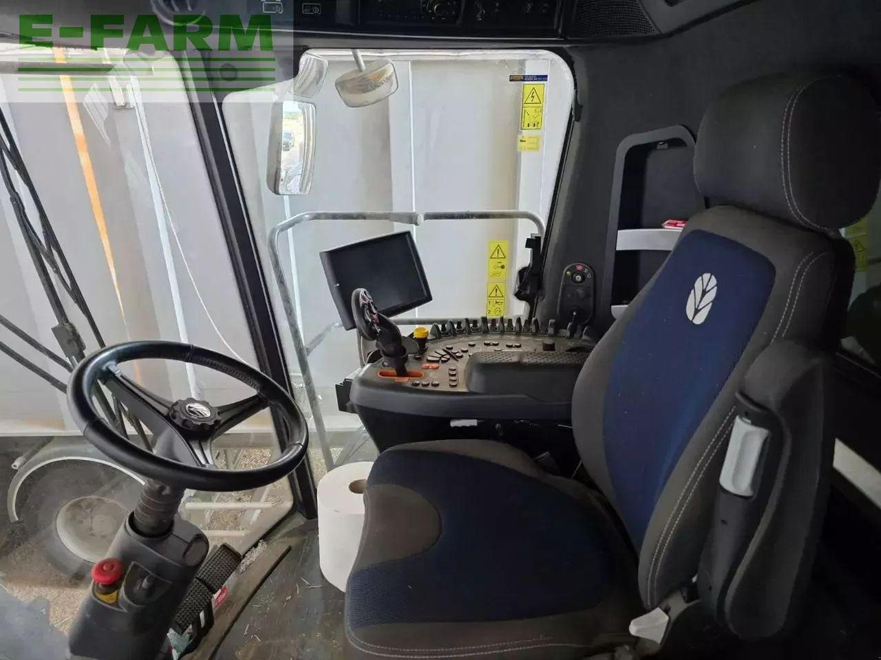 New Holland cx 8.90 - Combine harvester: picture 3 New Holland cx 8.90 - Combine harvester: picture 3