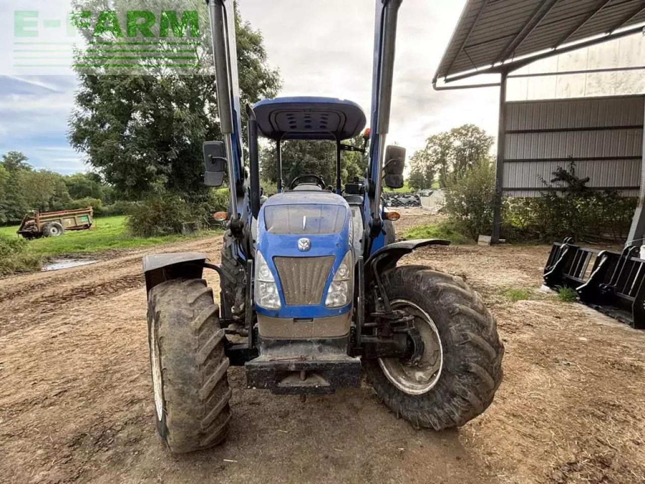 New Holland t5 105 arceau - Farm tractor: picture 5 New Holland t5 105 arceau - Farm tractor: picture 5
