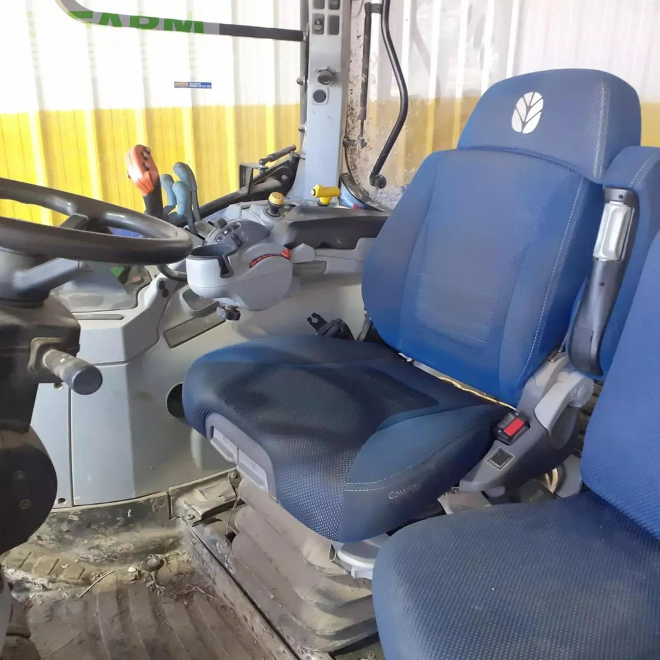 Farm tractor New Holland t7.165s: picture 7