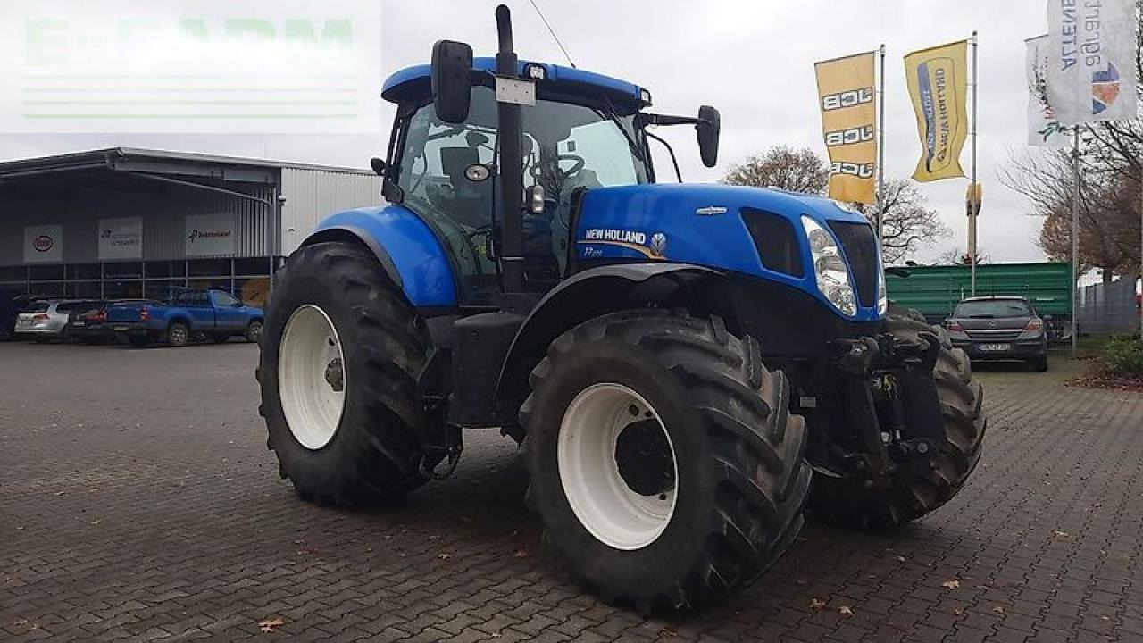 New Holland t7.220 ac - Farm tractor: picture 4 New Holland t7.220 ac - Farm tractor: picture 4