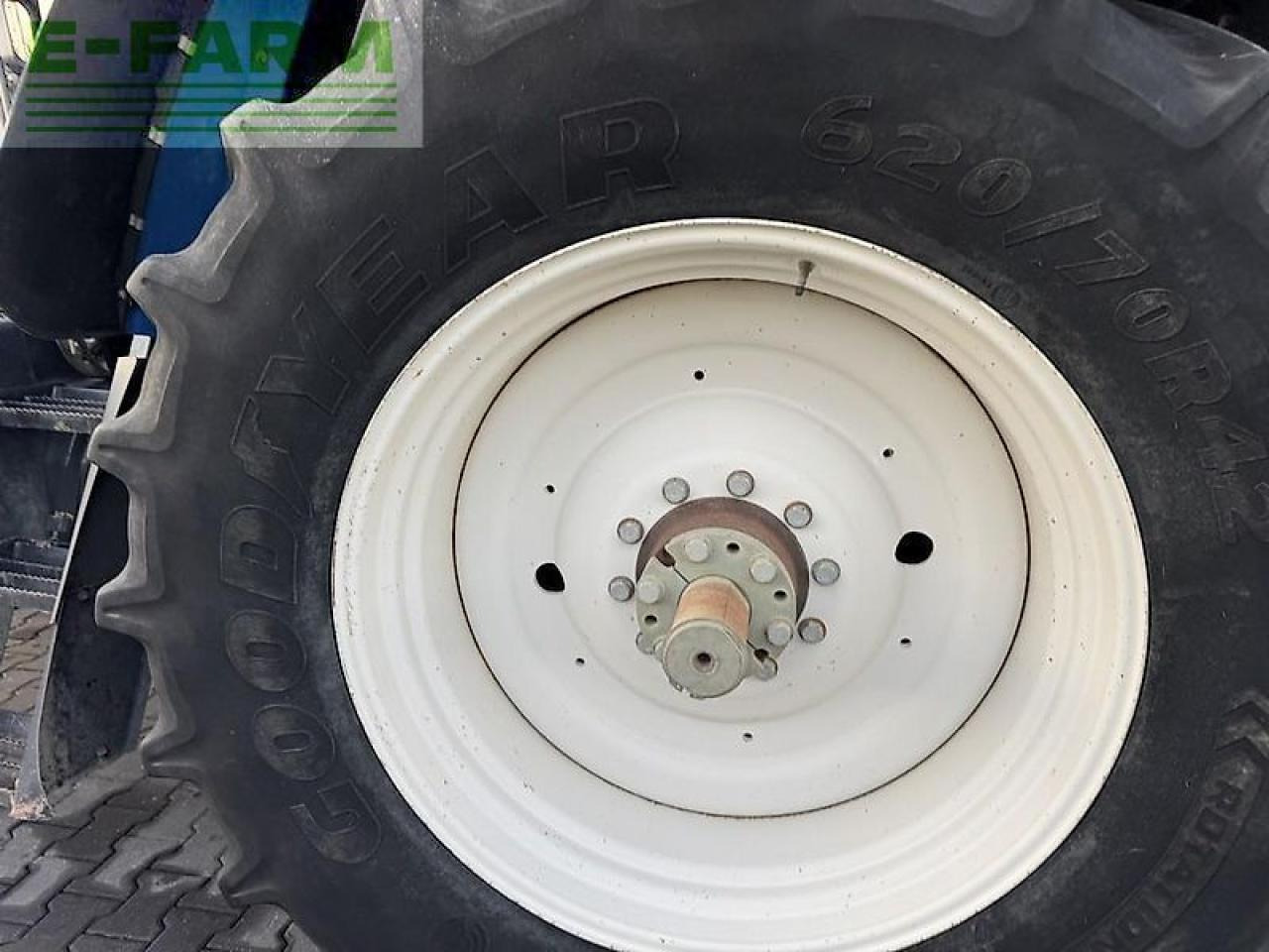 Farm tractor New Holland tm175 powercommand: picture 28