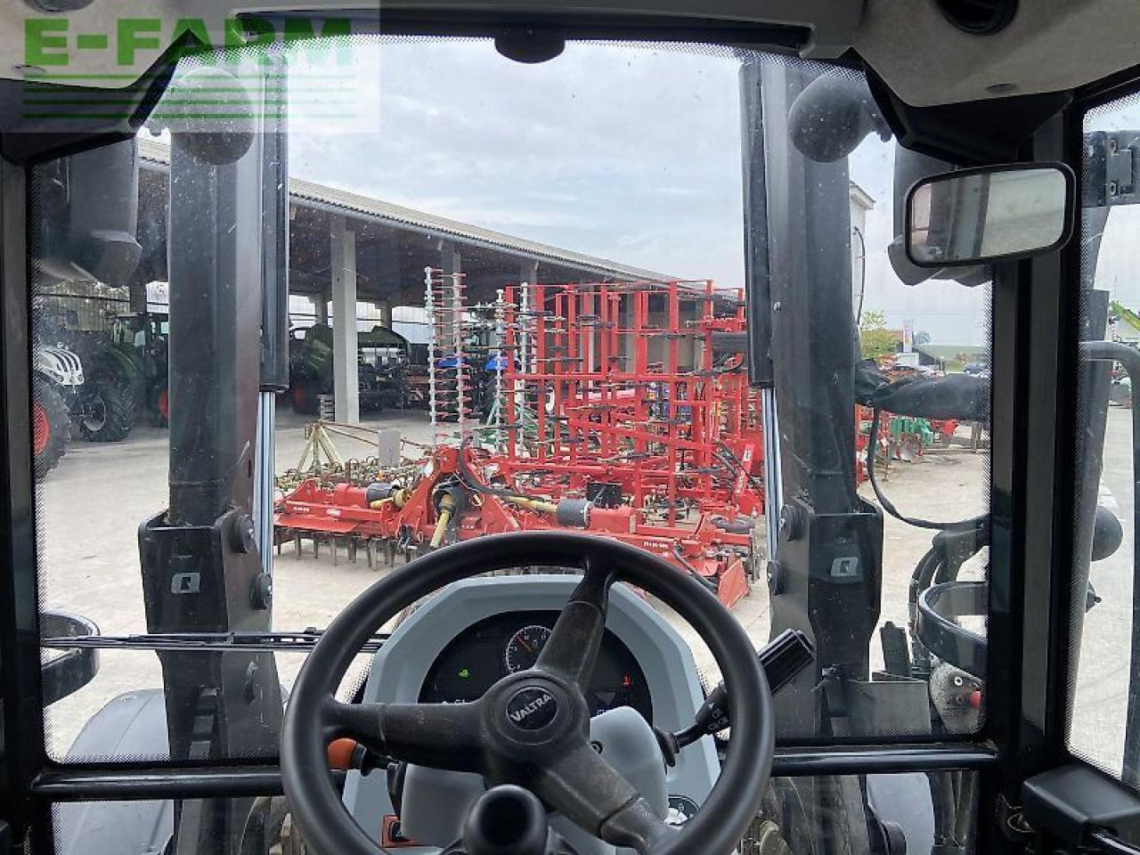 Farm tractor Valtra a 104: picture 10