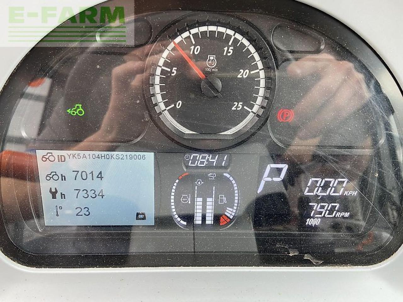 Farm tractor Valtra a 104: picture 13