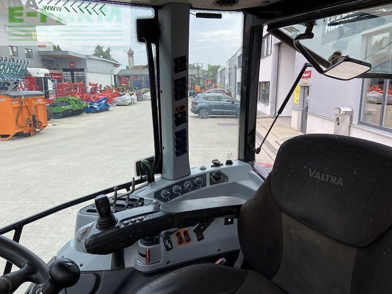 Farm tractor Valtra a 104: picture 14