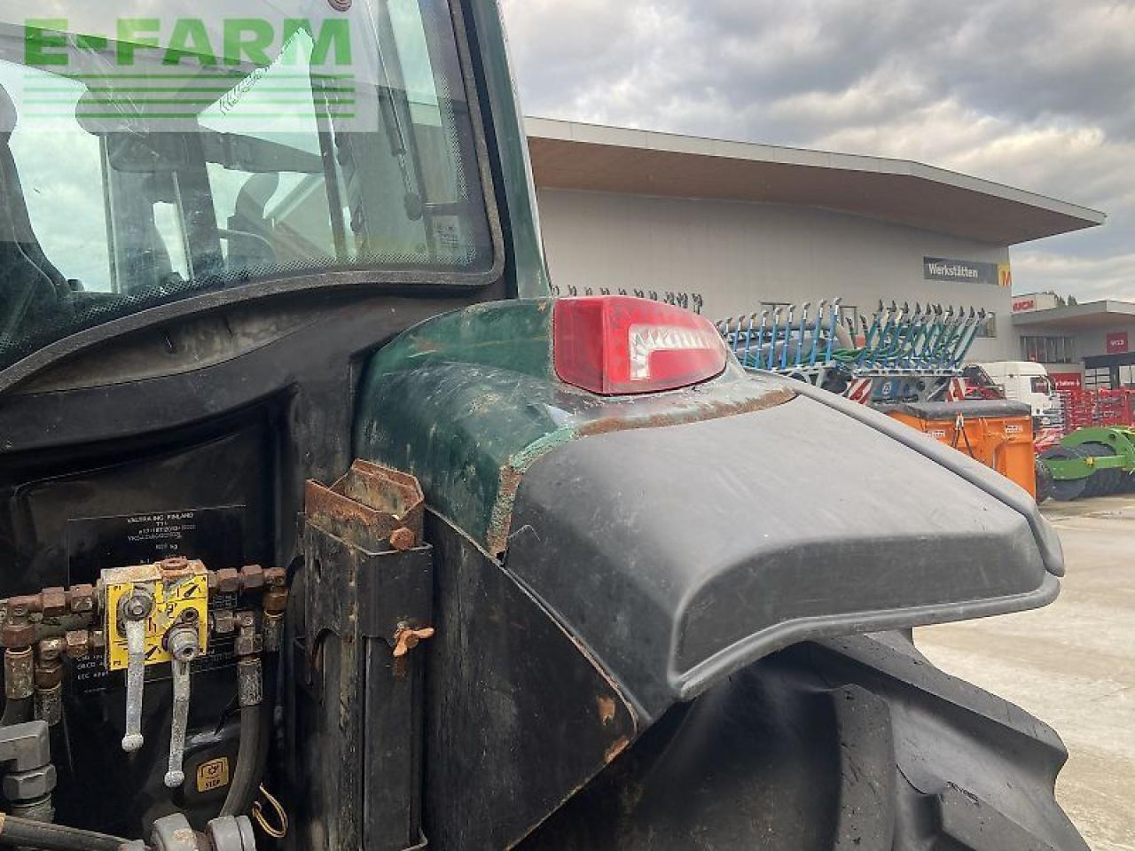 Farm tractor Valtra a 104: picture 16