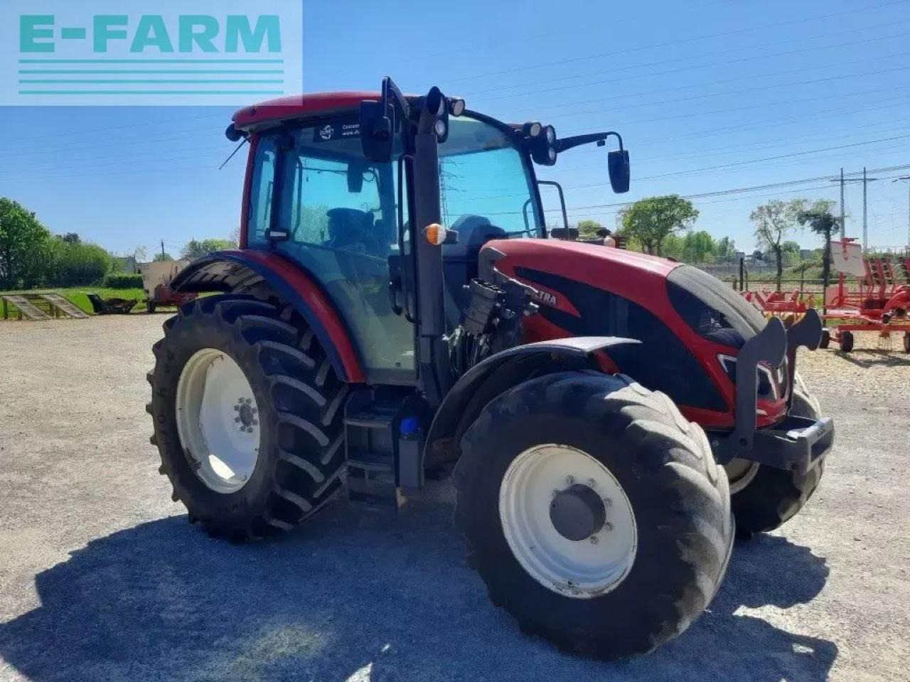 Valtra a114 - Farm tractor: picture 2 Valtra a114 - Farm tractor: picture 2