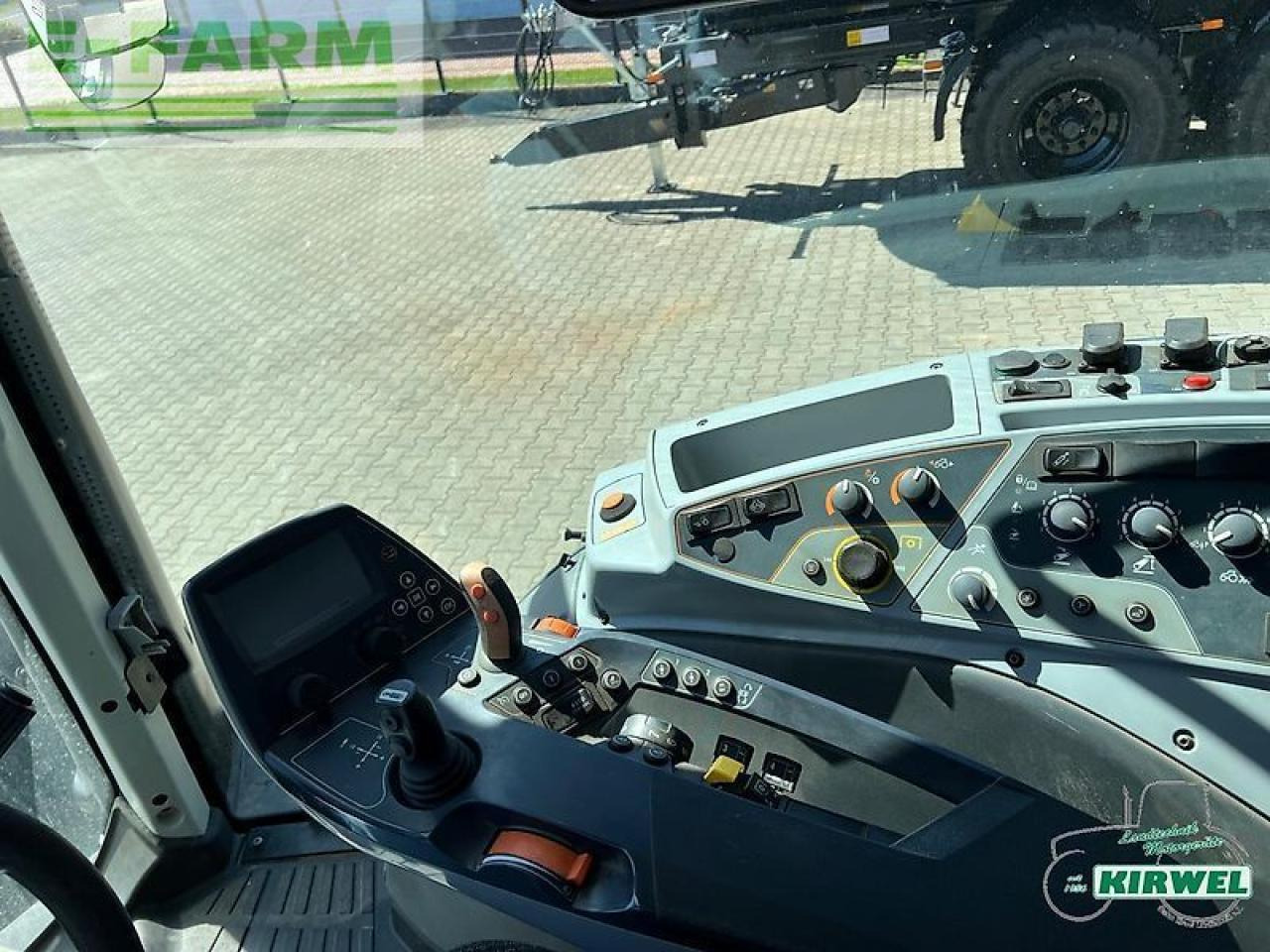 Farm tractor Valtra t 214 direct Direct: picture 11
