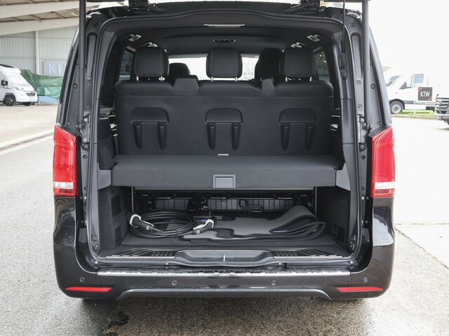 MERCEDES-BENZ EQV 300 Avantgarde,lang,6Sitze,2xSchiebetür el.... - Minibus, Electric bus: picture 2 MERCEDES-BENZ EQV 300 Avantgarde,lang,6Sitze,2xSchiebetür el.... - Minibus, Electric bus: picture 2