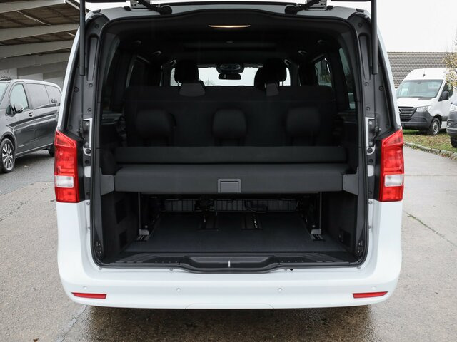 MERCEDES-BENZ EQV 300 lang,6Sitze,Liegepaket,Tisch,Schiebedach... - Passenger van, Electric van: picture 2 MERCEDES-BENZ EQV 300 lang,6Sitze,Liegepaket,Tisch,Schiebedach... - Passenger van, Electric van: picture 2