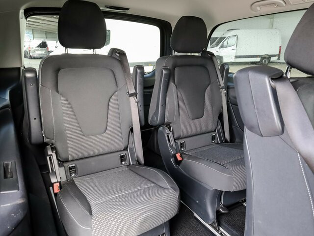 MERCEDES-BENZ EQV 300 lang,7Sitze,2xelektr.Schiebetür,EasyPack... - Passenger van, Electric van: picture 3 MERCEDES-BENZ EQV 300 lang,7Sitze,2xelektr.Schiebetür,EasyPack... - Passenger van, Electric van: picture 3