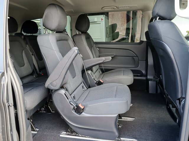 MERCEDES-BENZ EQV 300 lang,7Sitze,Schiebetür elektrisch,LED... - Minibus, Electric bus: picture 5 MERCEDES-BENZ EQV 300 lang,7Sitze,Schiebetür elektrisch,LED... - Minibus, Electric bus: picture 5