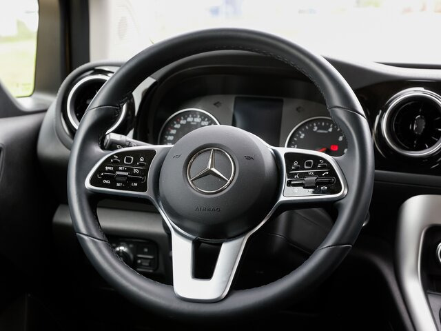 MERCEDES-BENZ T 180 Progressive,AHK,LED,Navi,Kamera,Tempomat - Passenger van: picture 5 MERCEDES-BENZ T 180 Progressive,AHK,LED,Navi,Kamera,Tempomat - Passenger van: picture 5