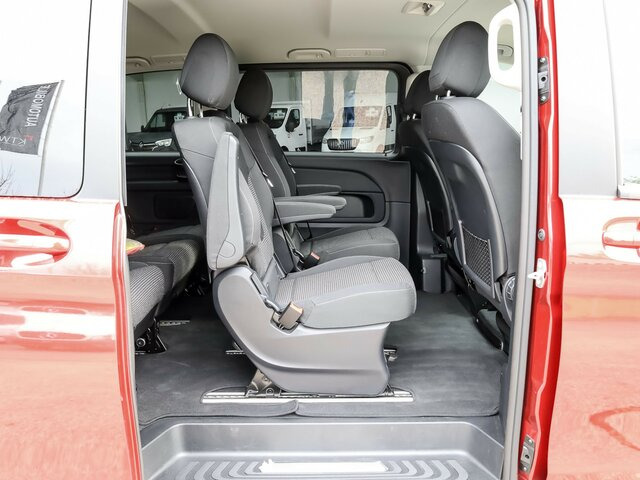 MERCEDES-BENZ V 220 d STYLE kompakt,7Sitzer,2Schiebetüren el.... - Passenger van: picture 2 MERCEDES-BENZ V 220 d STYLE kompakt,7Sitzer,2Schiebetüren el.... - Passenger van: picture 2