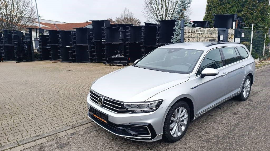 Volkswagen Passat GTE 1.4 TSI DSG GTE Plug-in-Hybrid 1. Hand - Car: picture 2 Volkswagen Passat GTE 1.4 TSI DSG GTE Plug-in-Hybrid 1. Hand - Car: picture 2