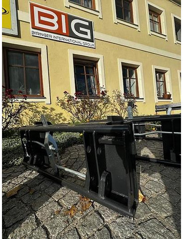 Big Genie / Terex Adapter passend zu Euro Aufnahme - Attachment: picture 1 Big Genie / Terex Adapter passend zu Euro Aufnahme - Attachment: picture 1