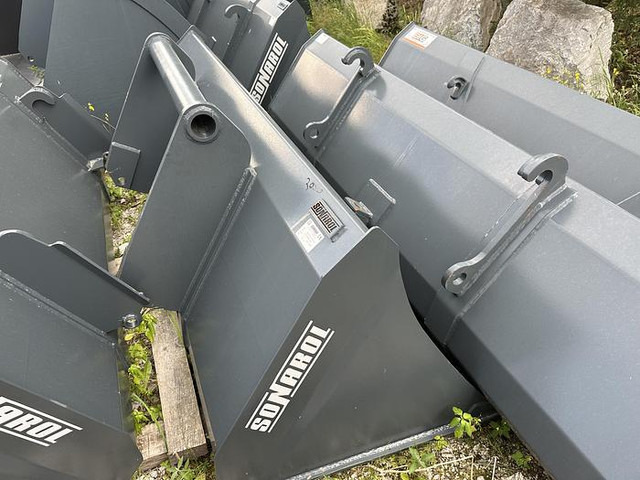 Big Schwergutschaufel 200 cm mit Bobcat Teleskoplader Aufnahme - Attachment: picture 1 Big Schwergutschaufel 200 cm mit Bobcat Teleskoplader Aufnahme - Attachment: picture 1