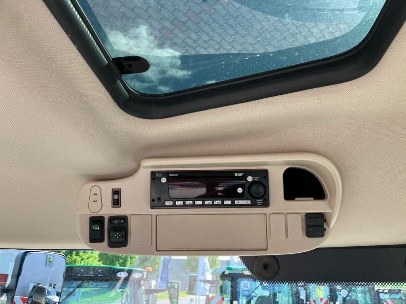 John Deere 6R250 mit FKH/ CommandPro/ Garantie bis 02.2027 - Farm tractor: picture 2 John Deere 6R250 mit FKH/ CommandPro/ Garantie bis 02.2027 - Farm tractor: picture 2