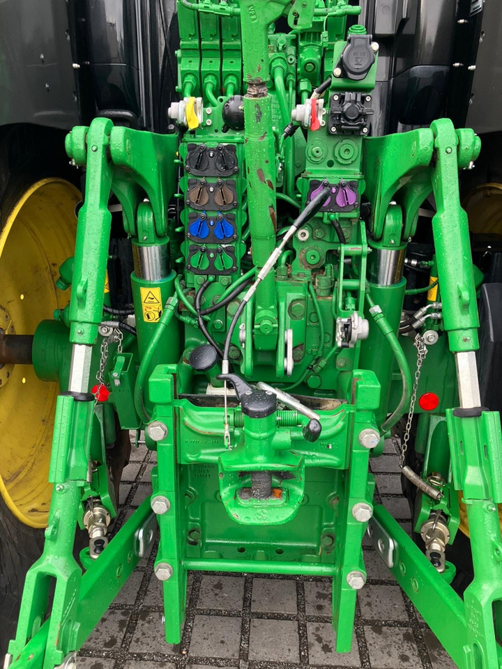 John Deere 6R250 mit FKH/ FZW/ CommandPro/... - Farm tractor: picture 5 John Deere 6R250 mit FKH/ FZW/ CommandPro/... - Farm tractor: picture 5