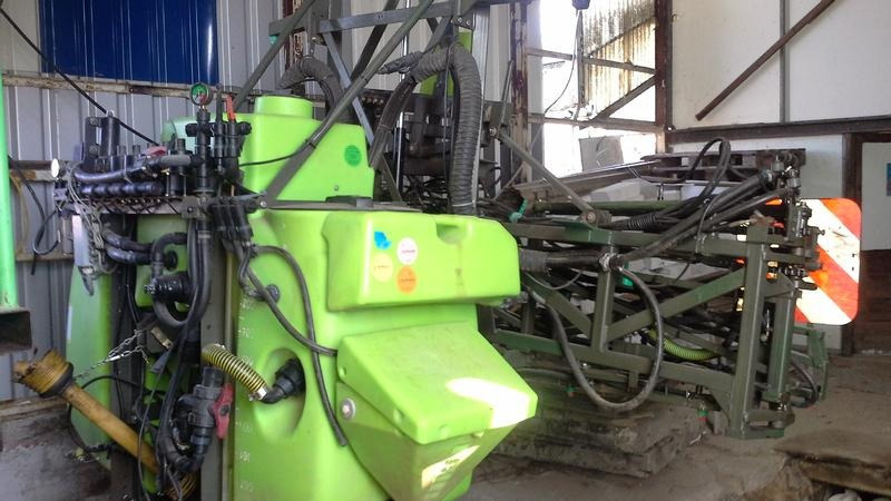 Tecnoma TX-Elektra - Tractor mounted sprayer: picture 1 Tecnoma TX-Elektra - Tractor mounted sprayer: picture 1