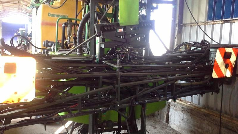 Tecnoma TX-Elektra - Tractor mounted sprayer: picture 4 Tecnoma TX-Elektra - Tractor mounted sprayer: picture 4