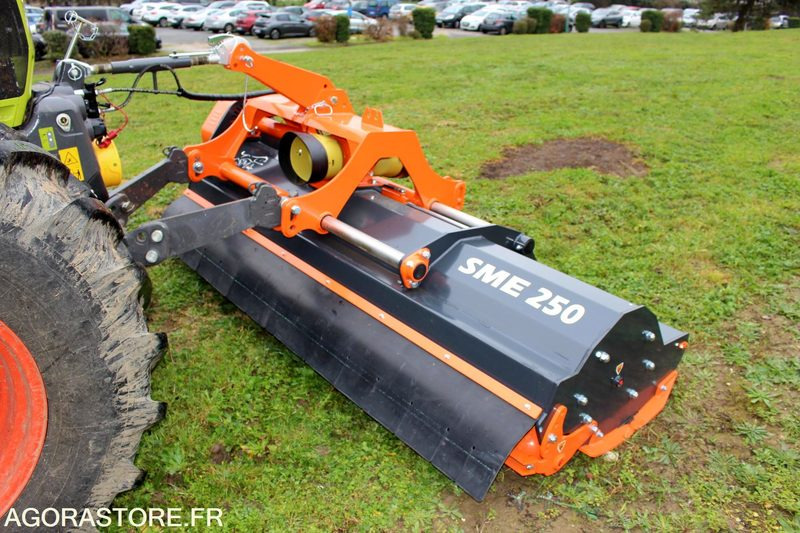 BROYEUR À AXE HORIZONTAL - SME 250 SMA COULEUR PASSÉE - Agricultural machinery: picture 1 BROYEUR À AXE HORIZONTAL - SME 250 SMA COULEUR PASSÉE - Agricultural machinery: picture 1