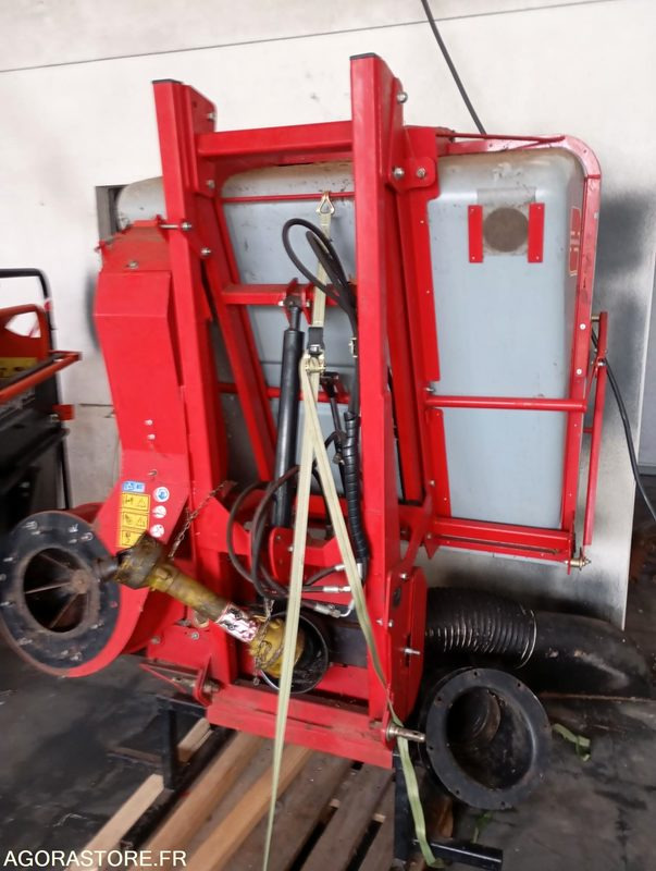COLLECTEUR DE GAZON TURBO 790HD MORGNIEUX - Agricultural machinery: picture 2 COLLECTEUR DE GAZON TURBO 790HD MORGNIEUX - Agricultural machinery: picture 2