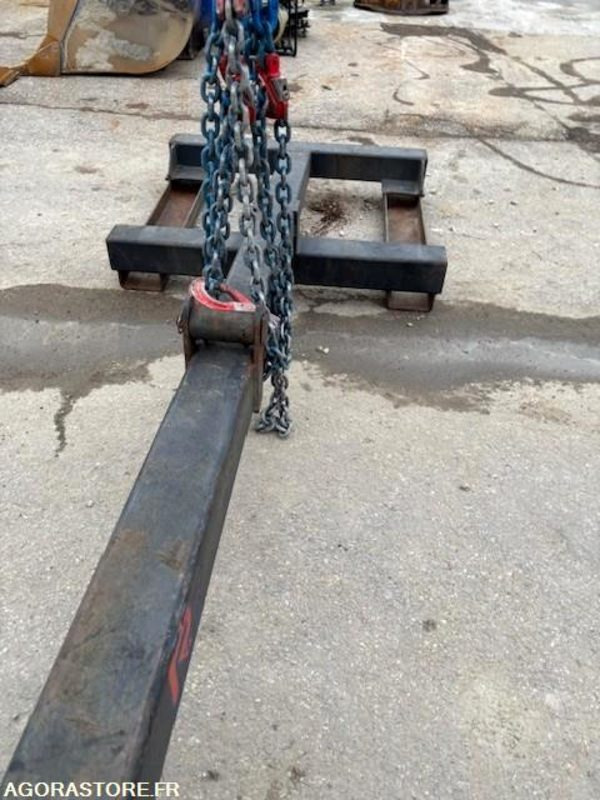 POTENCE TELESCOQPIQUE 6.00 M POUR FOURCHE - Attachment for Material handling equipment: picture 1 POTENCE TELESCOQPIQUE 6.00 M POUR FOURCHE - Attachment for Material handling equipment: picture 1