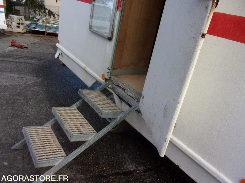 BARAQUE CHANTIER WC VESTIAIRE COIN REPOS N°1 - Construction equipment: picture 2 BARAQUE CHANTIER WC VESTIAIRE COIN REPOS N°1 - Construction equipment: picture 2