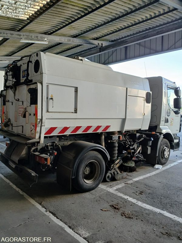 Balayeuse Renault Midlum 220.12 Scarab Major 3 D (62412) - Road sweeper: picture 2 Balayeuse Renault Midlum 220.12 Scarab Major 3 D (62412) - Road sweeper: picture 2