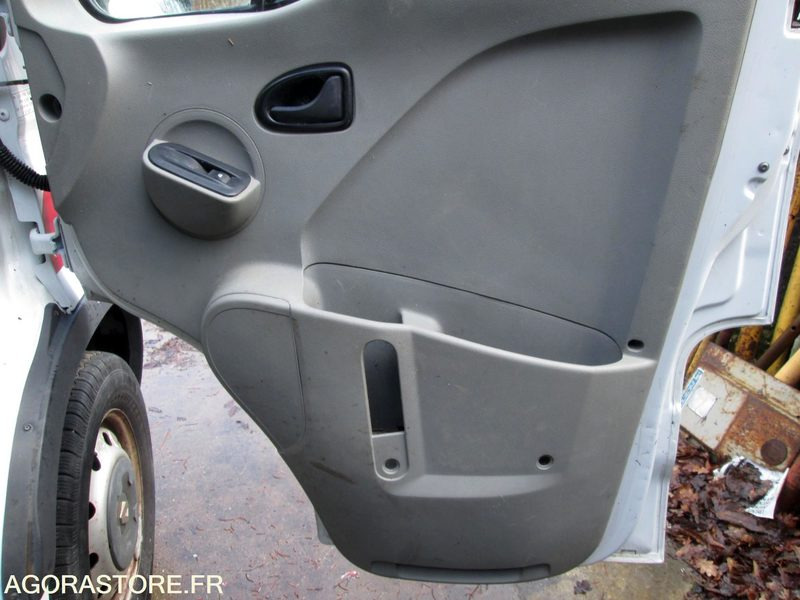 Leasing of  CAMION BENNE MASTER RENAULT problèmes soupapes moteur tournant CAMION BENNE MASTER RENAULT problèmes soupapes moteur tournant: picture 45