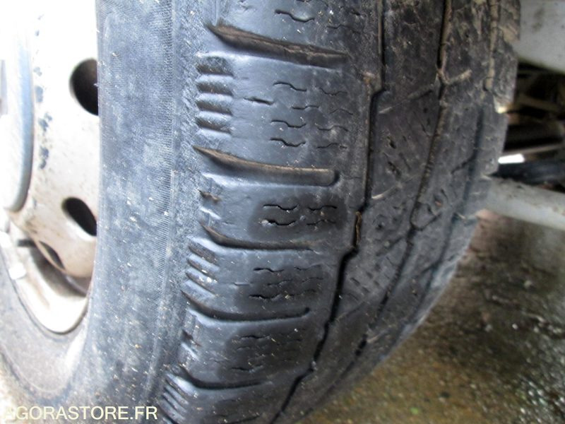 Leasing of  CAMION BENNE MASTER RENAULT problèmes soupapes moteur tournant CAMION BENNE MASTER RENAULT problèmes soupapes moteur tournant: picture 50